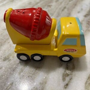 Tonka Red and Yellow Cement Mixer truck salt and pepper shakers